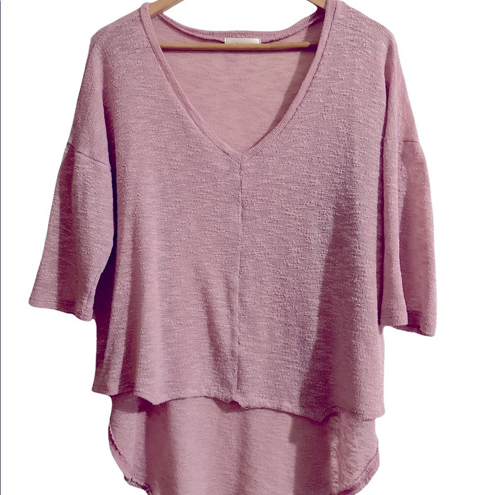 💕 Adorable Twelve Months vintage pink v-neck top.